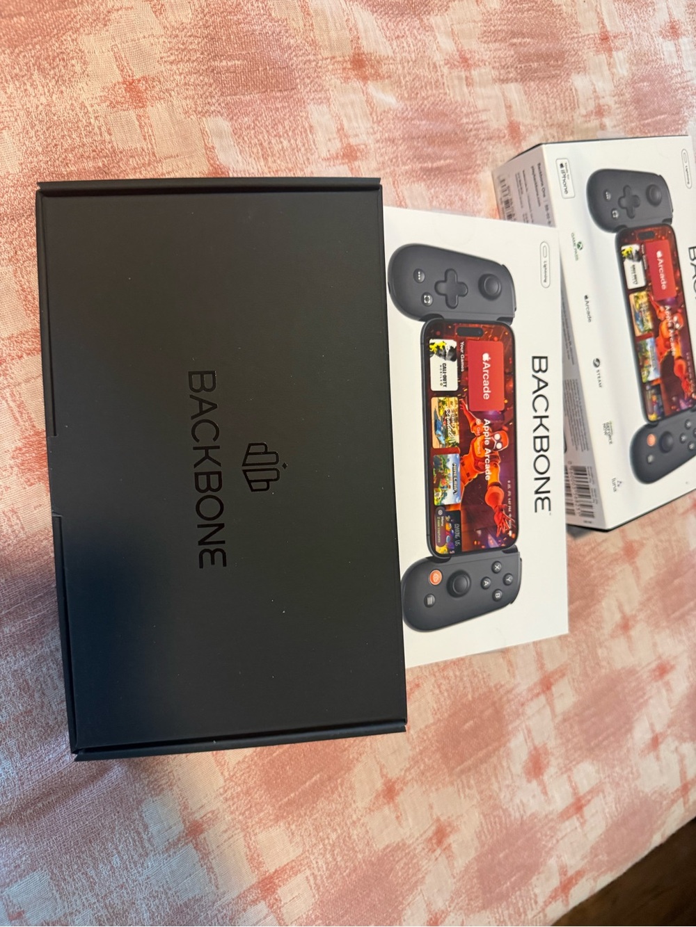 Backbone One Mobile Gaming Controller (Lightning) - Picture 2 of 4